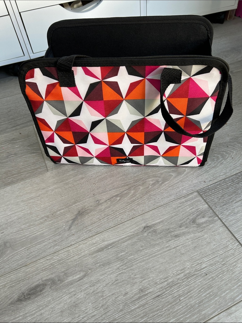 Thirty ONE get creative Caddy . Colorful Geometric Tote Bag - Black Trim 10-3/4x